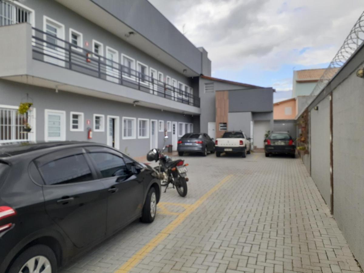 ピンダモニャンガバLoft4 Completo Ar Canais Assinat Garagem Internet Prox Aparecida E Industriasアパートメント エクステリア 写真